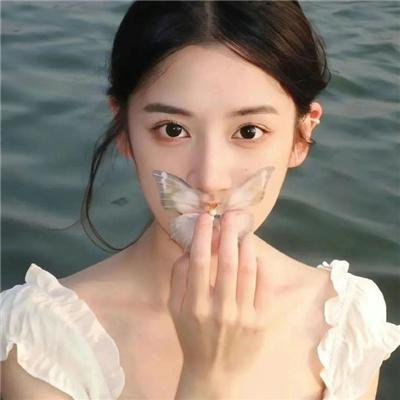 锁红颜